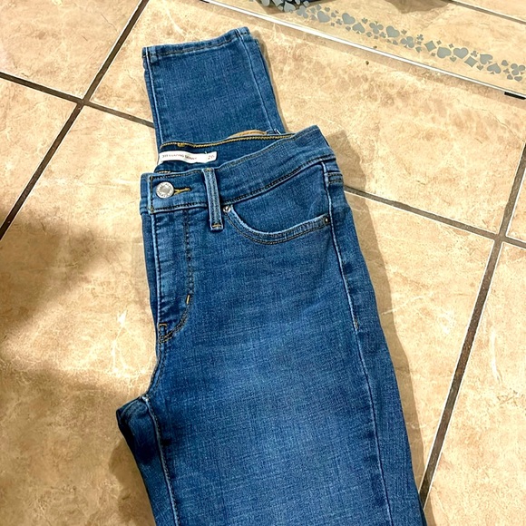 LEVI’S JEANS - Picture 2 of 5